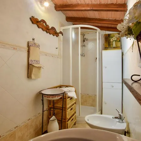 2 Bedroom Stunning In Tatil Evi Casoli (Tuscany)